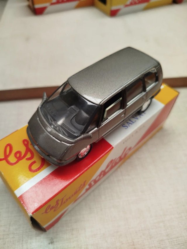 Coche a escala 1/43 Solido