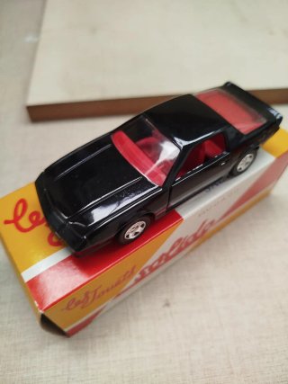 Coche a escala 1/43 Solido