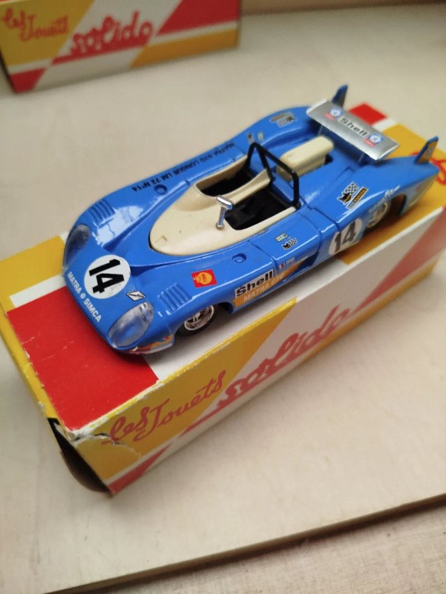 Coche a escala 1/43 Solido