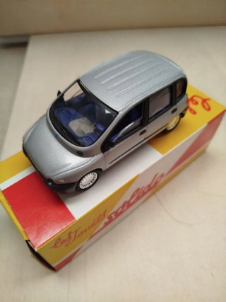Coche a escala 1/43 Solido