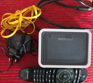 UHD TV con mando
