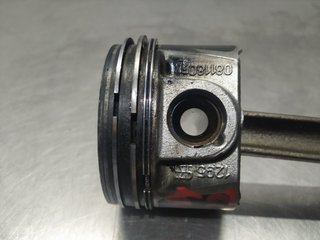 PISTON VOLKSWAGEN CADDY (2K)(02.2004) BST