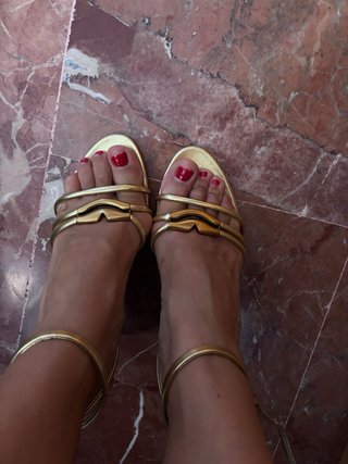 Sandalias Zara doradas talla 36