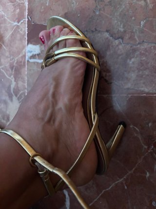 Sandalias Zara doradas talla 36