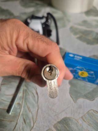 Bombín CISA Logo Line 30x30mm Leva Corta Nuevo