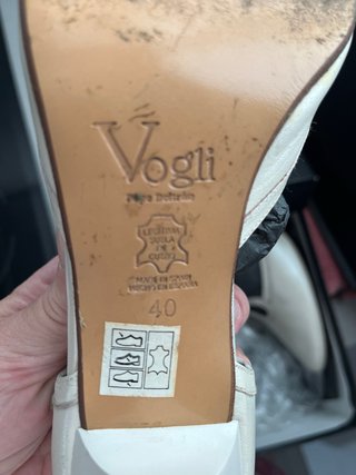 Zapatos de novia beige talla 40 marca Vogli