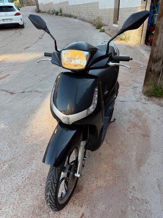 Peugeot Tweet 50cc Scooter