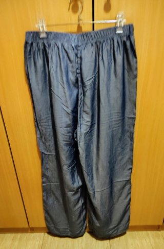 Pantalón tipo tejano con tejido muy fresco
