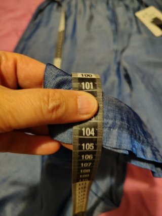 Pantalón tipo tejano con tejido muy fresco