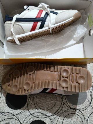 Zapatillas deportivas nuevas Talla 43