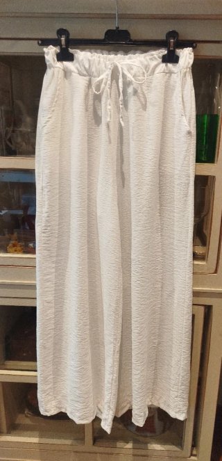 Pantalón ancho blanco con bolsillos