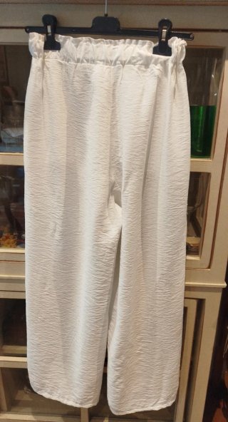 Pantalón ancho blanco con bolsillos