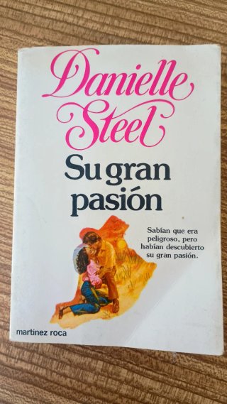 Colección de cinco libros de Danielle Steel.