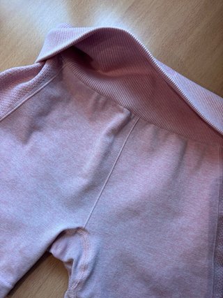 Pantalón corto deportivo rosa
