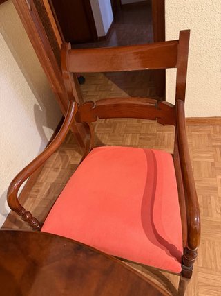 Mesa extensible y 2 sillas