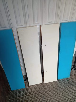 2 Sedie Pieghevoli e 4 Scaffali Vintage di IKEA