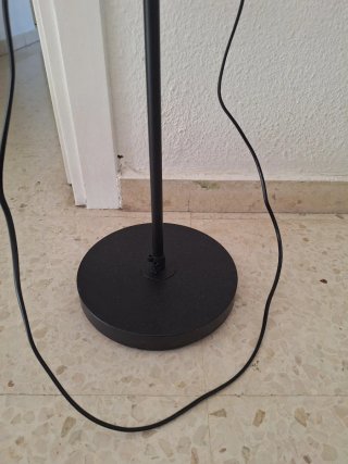Lampada da terra nera e argentata