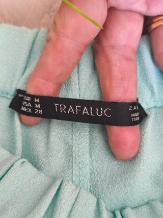 Short  Zara verano con borde  de encaje guipur