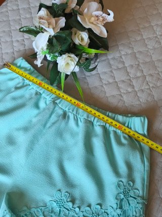 Short  Zara verano con borde  de encaje guipur