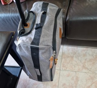 Maleta de cabina gris y marrón.No se envia
