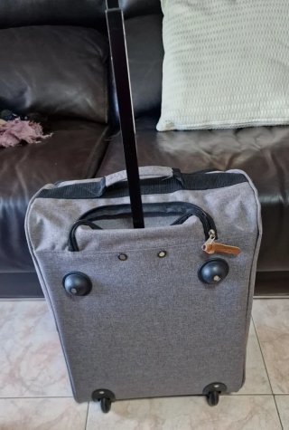 Maleta de cabina gris y marrón.No se envia