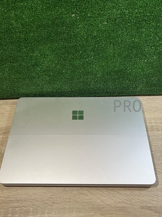 Notebook Microsoft Studio 2