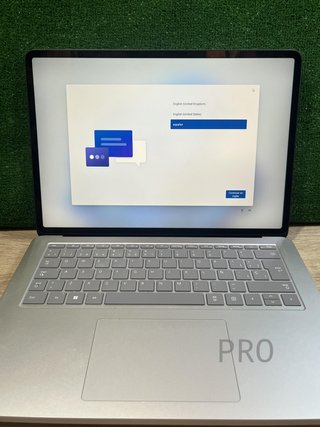 Notebook Microsoft Studio 2