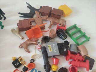Grande lotto di vecchi Playmobil