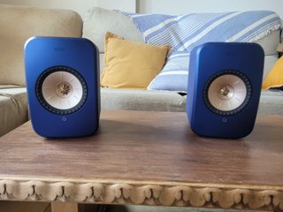 Altavoces KEF LSX II Azul y Dorado