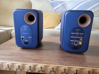 Altavoces KEF LSX II Azul y Dorado
