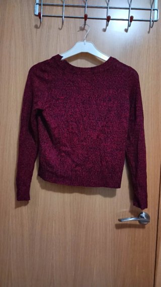 Jersey punto rojo y negro