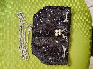 Borsetta paillettes nera con perle