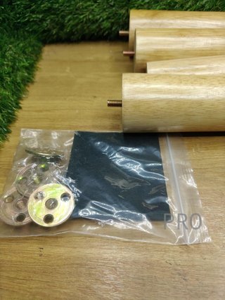 Set di 4 gambe in legno massello