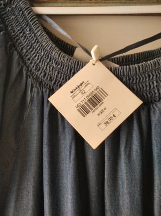 Vestido premamá azul vaquero con estampado floral