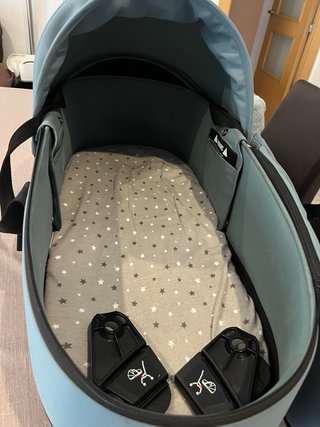 Capazo Yoyo Babyzen verde recién nacido