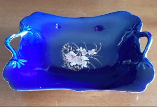 Fuente ARPO de porcelana azul con flores