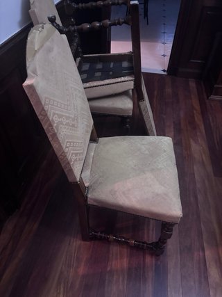 6 Sillas para tapizar (madera y tela) . 40 € ud