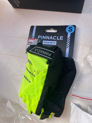 Accesorios para Bicicleta: Guantes y Más
