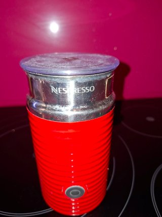 Batidor Nespresso Rojo