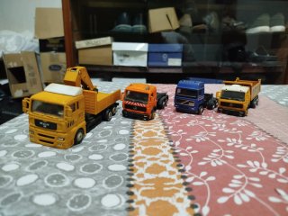 Set 4 modellini Camion