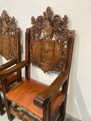 Pareja Sillones Nogal Tallados