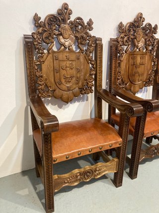 Pareja Sillones Nogal Tallados
