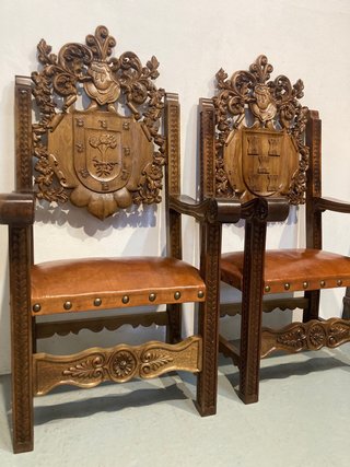 Pareja Sillones Nogal Tallados