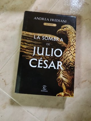 La sombra de Julio César (Serie Dictator 1)