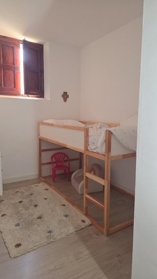 Cama alta Kura IKEA madera