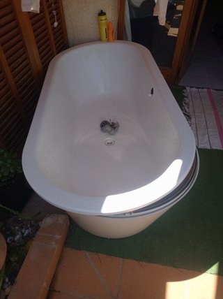 Bañera ovalada blanca