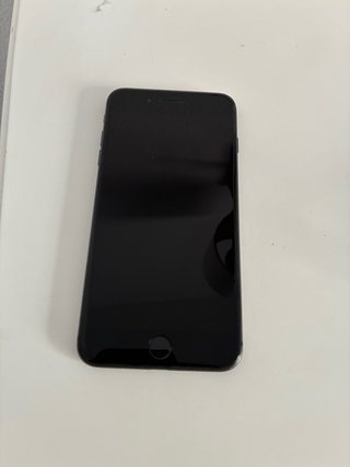 iPhone 8 Plus, cover e caricatore