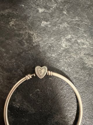 Pulsera Rígida Pandora Corazón