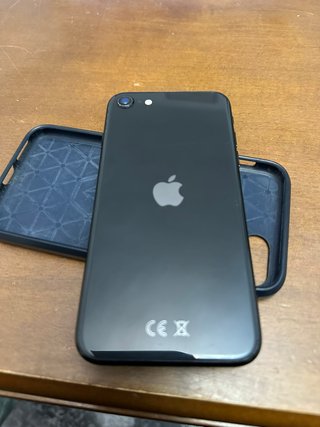 IPHONE  SE MODELO  2018 4”