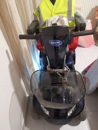 Silla de movilidad Invacare Leo Negra